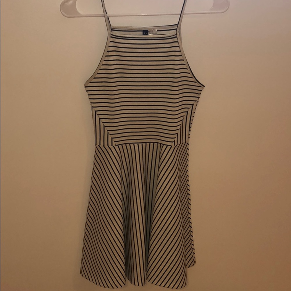 juniors h&m dress